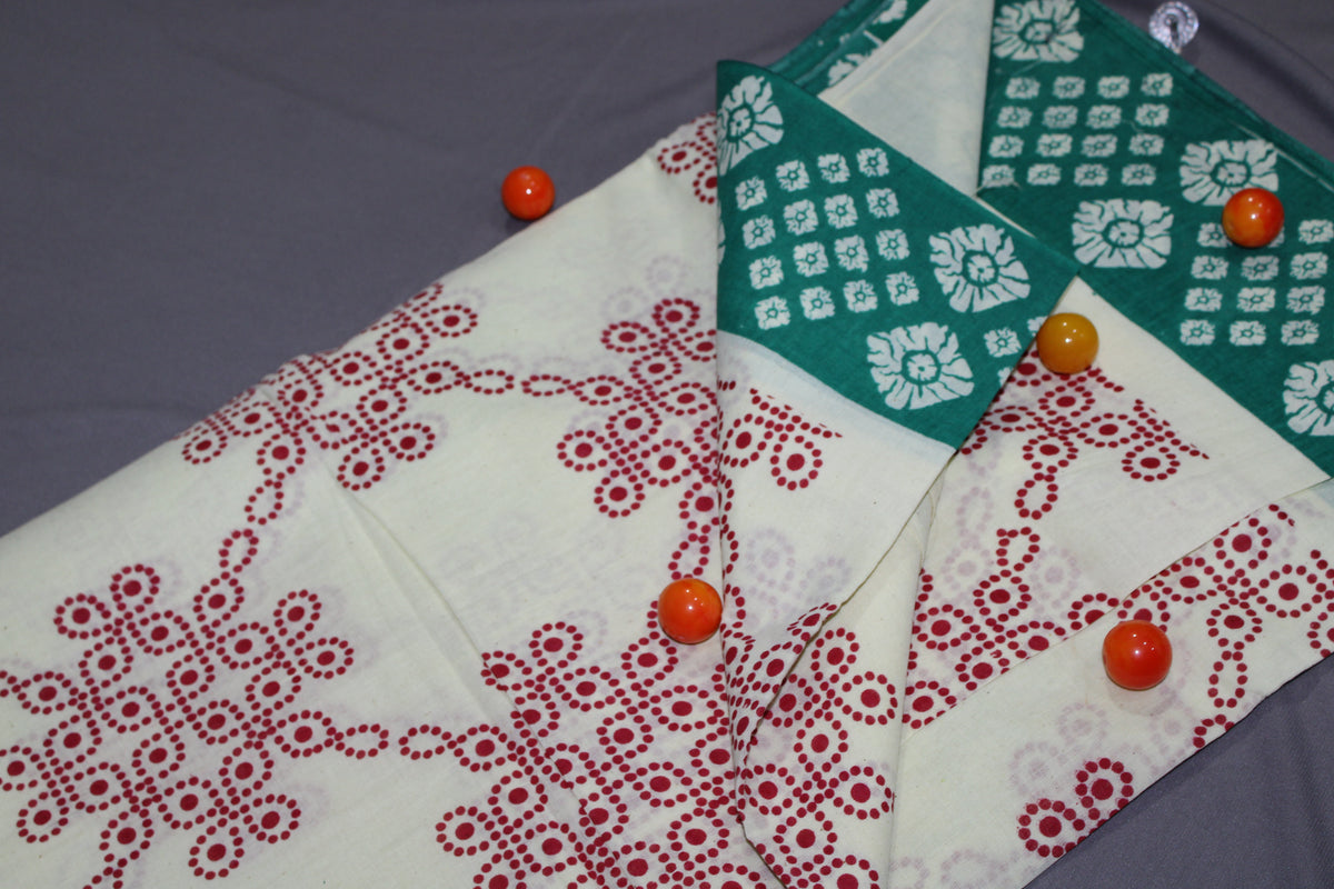 Off-White & Red Sungudi Cotton Saree with Green Contrast Border