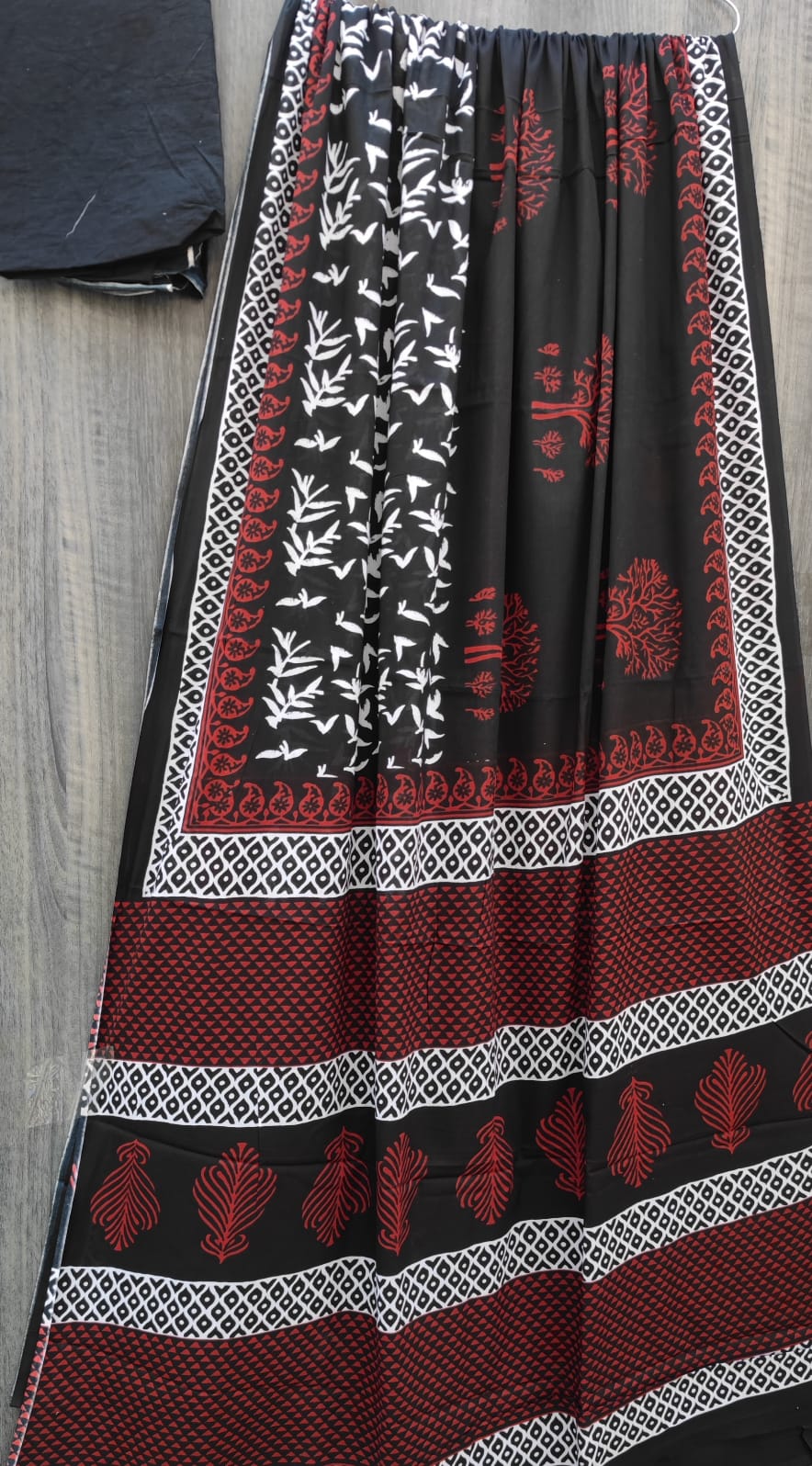 Mulmul Cotton Saree with Blouse Piece